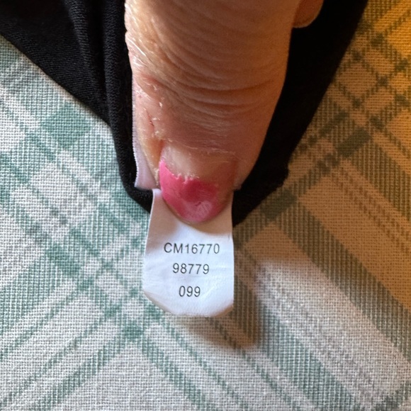 XL women’s black long sleeve basic shirt. Pre-owned great layering piece - Picture 8 of 8